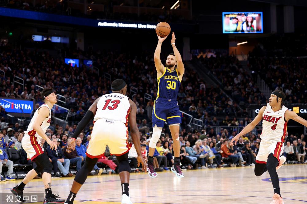 女性裁判的 女性裁判的