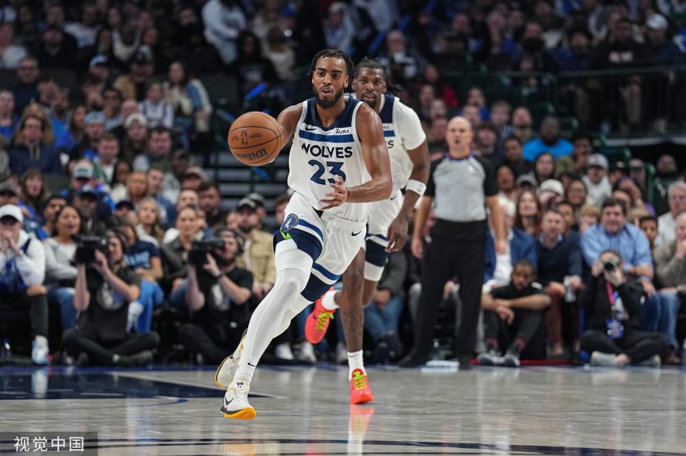 她全年收入 她全年收入